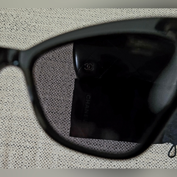 CHANEL CH5271 Women's Black and Chrome Cat Eye Sunglasses Size:OS Made In Italy - Picture 13 of 16